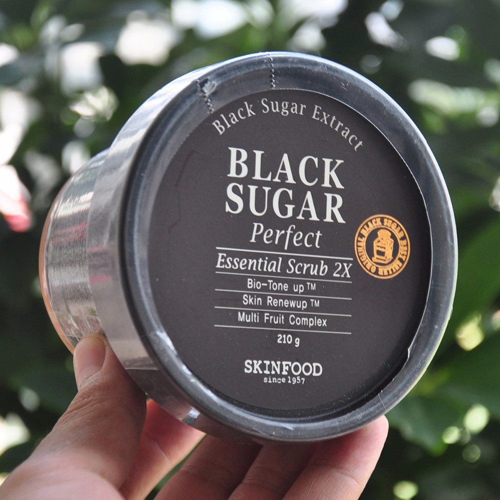 (Date 04-2022) Tẩy tế bào chết Skinfood Black Sugar Perfect Essential Scrub 2X