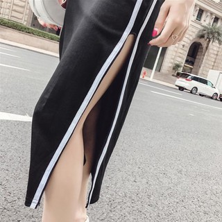 Váy suông, đầm xuông xẻ tà