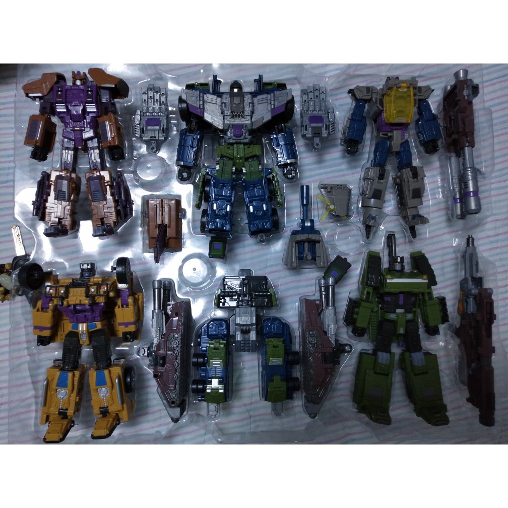 Mô hình Bruticus Jinbao Transformers - Bộ 5 Robot kết hợp