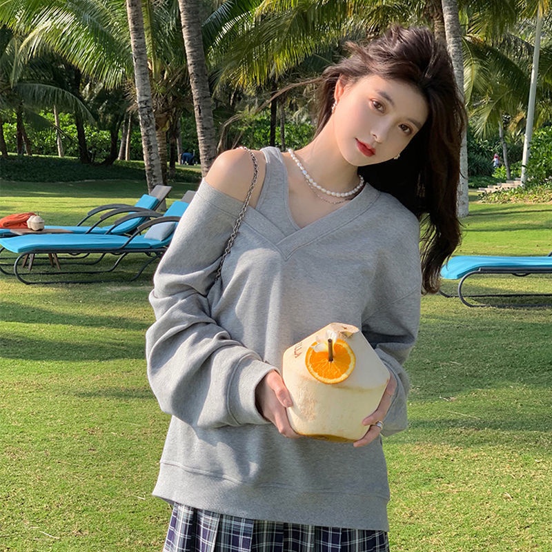 Set đồ COZOK gồm áo sweater cổ chữ V và áo vest hai dây thời trang xinh xắn cho nữ