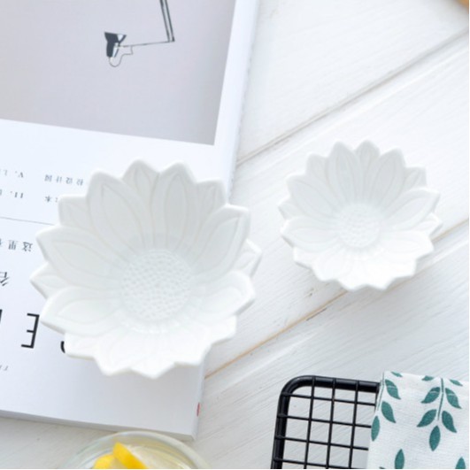 Bát sứ ăn dặm hình cúc mắt ngọc - sứ trắng