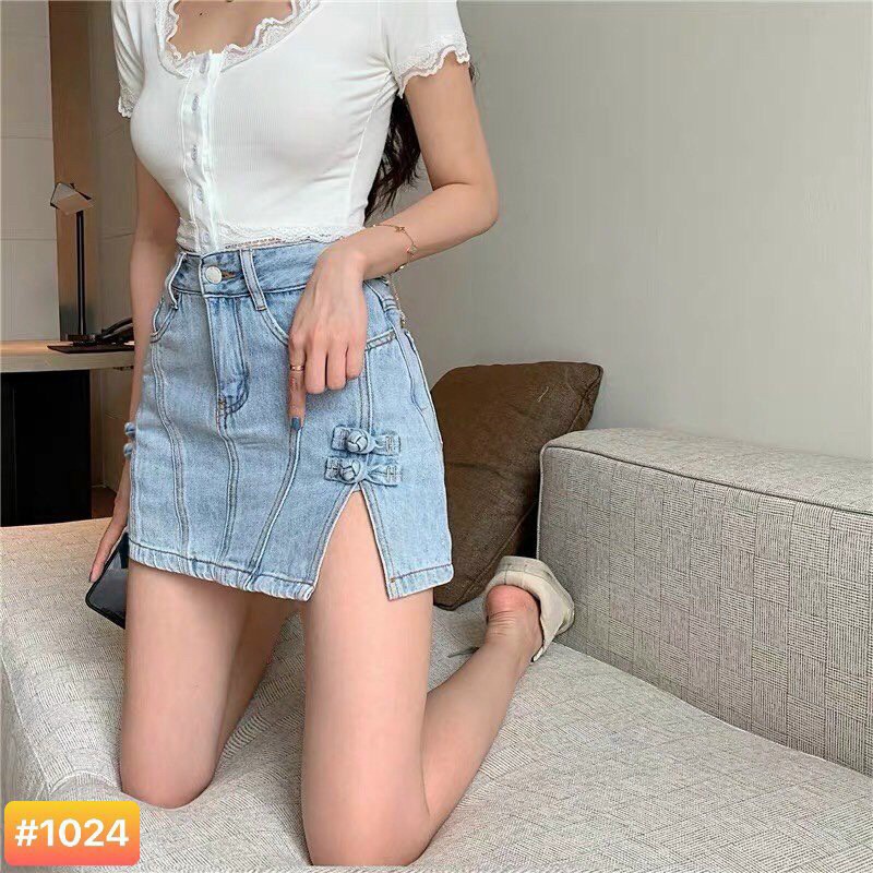 CHÂN VÁY NGẮN JEAN XẺ TÀ NÚT TÀU CỰC LẠ