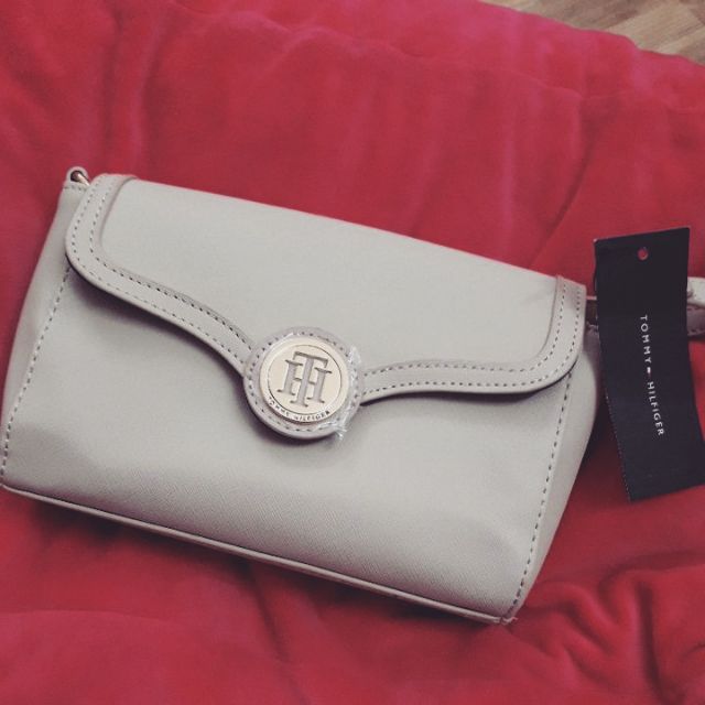Túi đeo chéo nữ TOMMY HILFIGER - USA