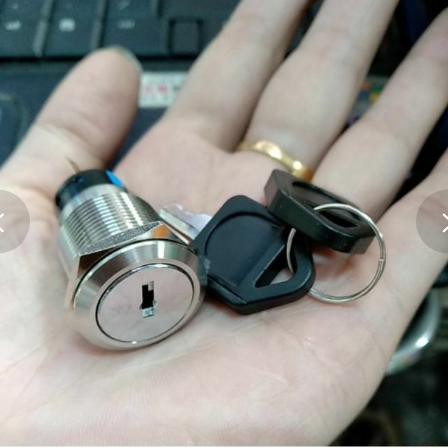 Công tắc có chìa khóa loại chống nước  phi 19mm 220v