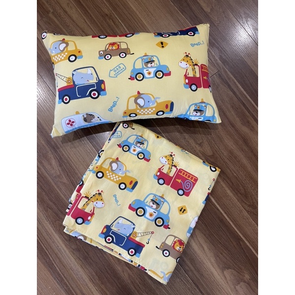 Bộ chăn gối cho bé mang đi lớp