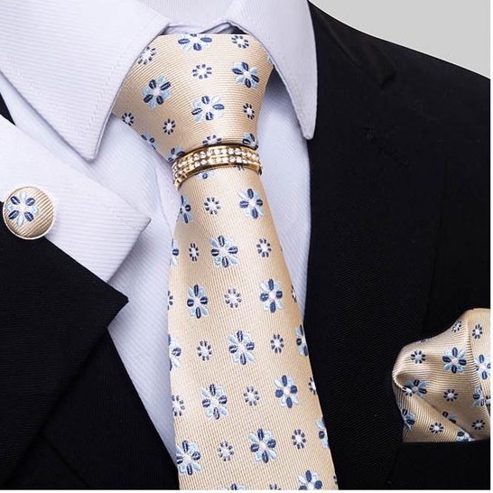 Bộ Cà vạt 4 món gồm Cavat 8cm, khăn cài túi, Măng-set, Nhẫn tròn phụ kiện sang trọng, Cravat chú rể, Calavat công sở