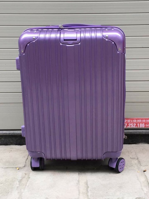 Vali Rimowa chống xước chống va đập. khoá kéo size20"