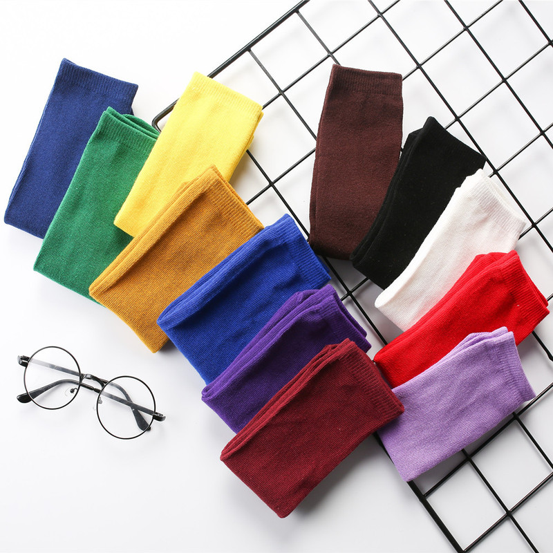 Tất cotton cổ cao nhiều màu, lựa chọn thời trang trẻ trung