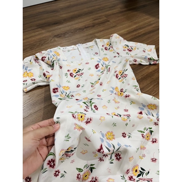 Pass váy xoè hoa nhí