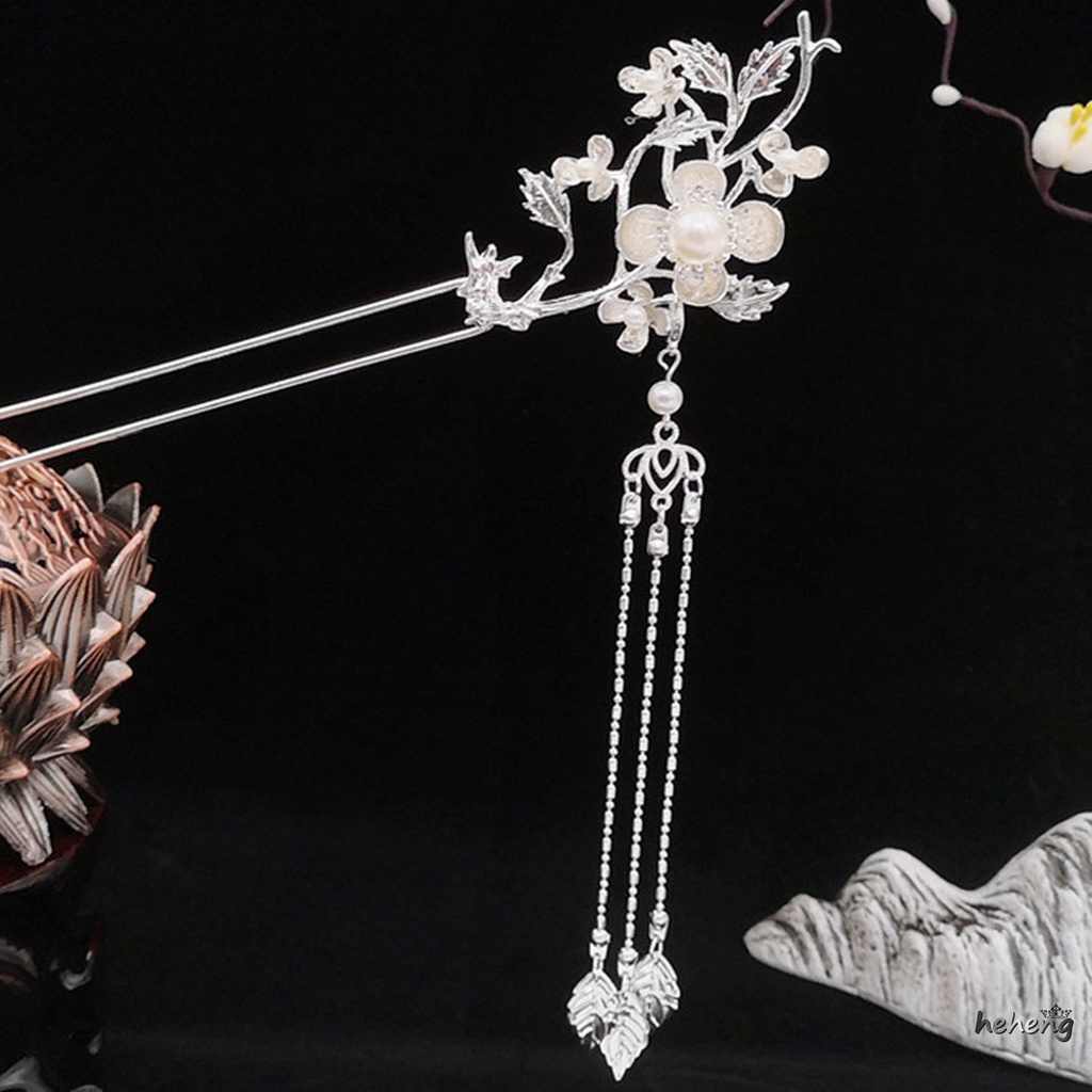 Trâm cài tóc đính ngọc trai và tua rua phong cách Trung Hoa cổ điển và truyền thống