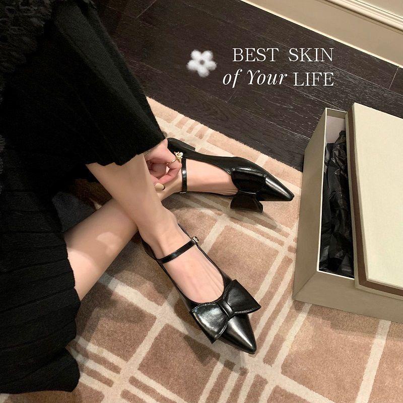 Giày Gót Thấp Dày Mũi Nhọn Cài Khóa Đính Nơ Phong Cách Cổ Điển Thời Trang Mùa Xuân Hàng Mới Dành Cho Bạn Nữ 2022