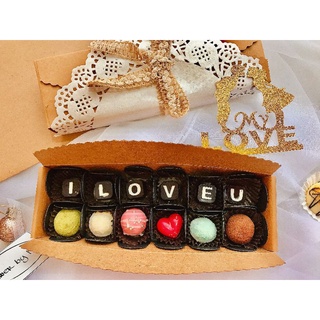 Set socola valentine 12 viên (ảnh shop chụp)