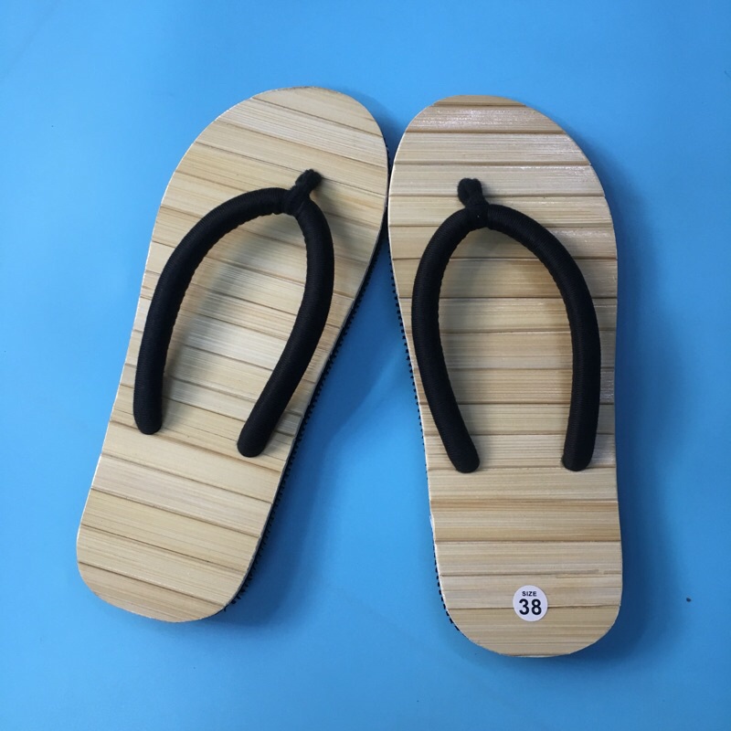 Dép cói đi biển siêu nhẹ xinh.