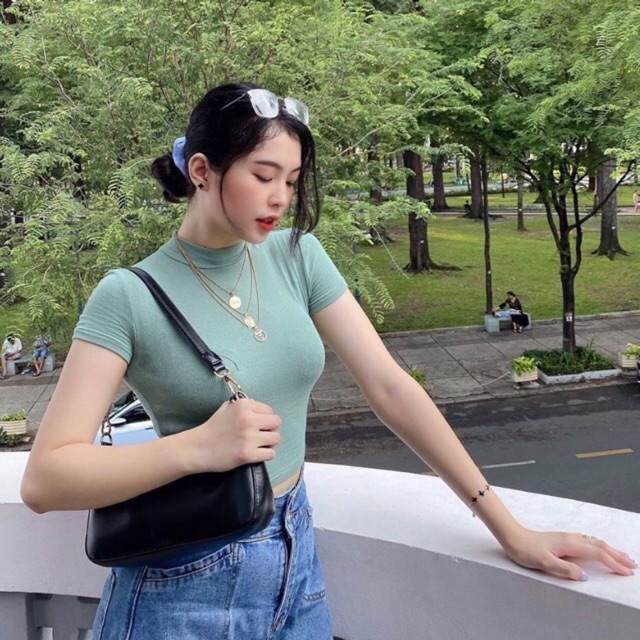 Áo croptop cổ trụ tay ngắn 20185