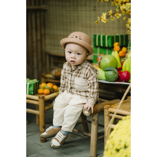 Áo sơ mi kẻ caro nâu phối túi be size 6-12m