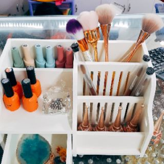 Kệ đựng mỹ phẩm. Đồ nails để bàn