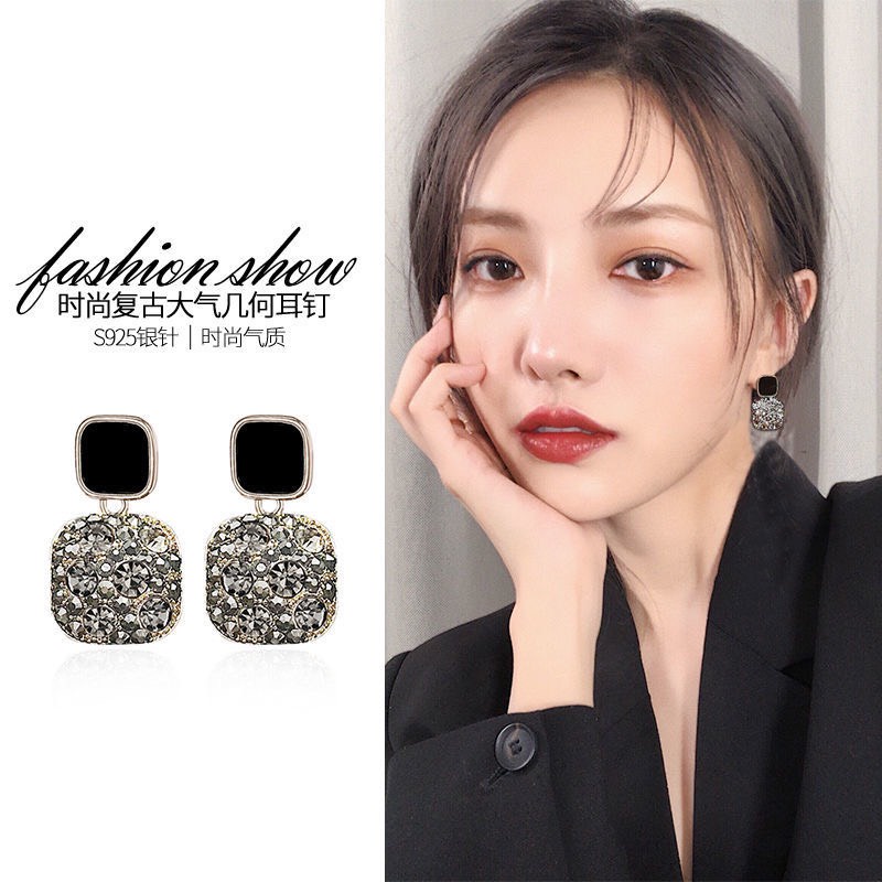 Khuyên Tai Nữ Kiểu Dáng Vuông Mạ Vàng Đính Đá Kim Cương Nhân Tạo Siêu Xinh Mã HT-002