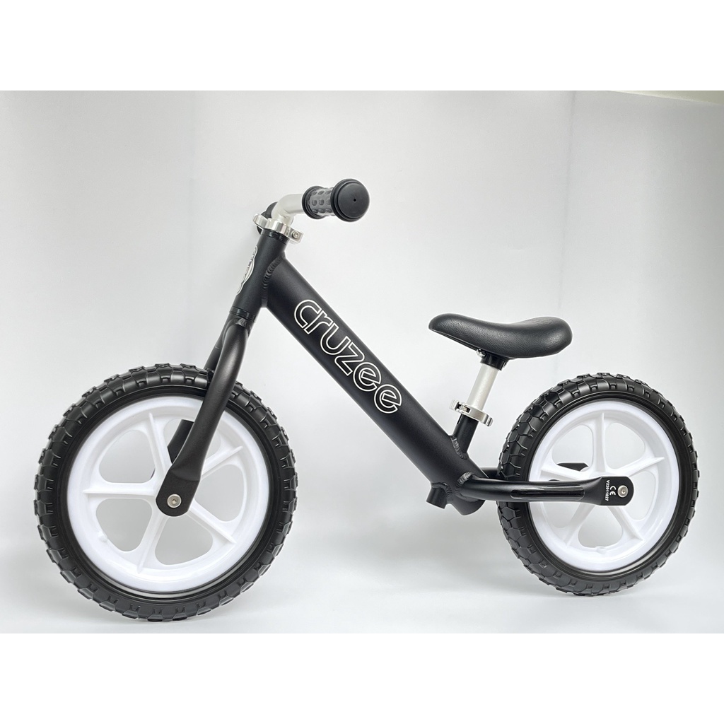 Xe Thăng Bằng Trẻ Em Cruzee 2022 siêu nhẹ 1.9kg