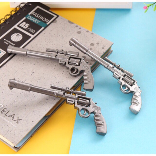 Bút bi hình súng đen