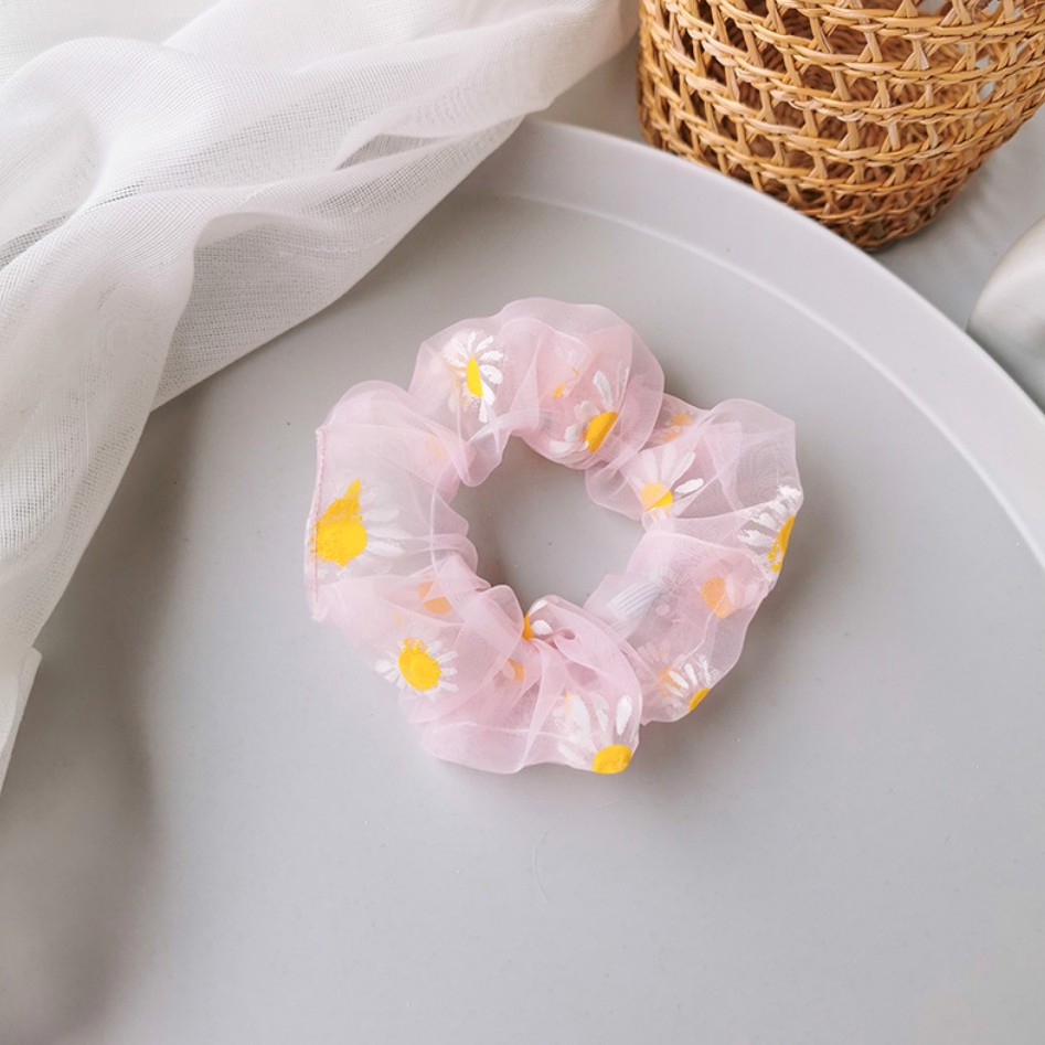 Cột tóc scrunchies vải voan Mua tất hoạ tiết hoa cúc (muatatshop)