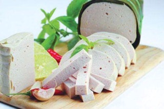 Combo lá chuối giả gói chả lụa, nem chua