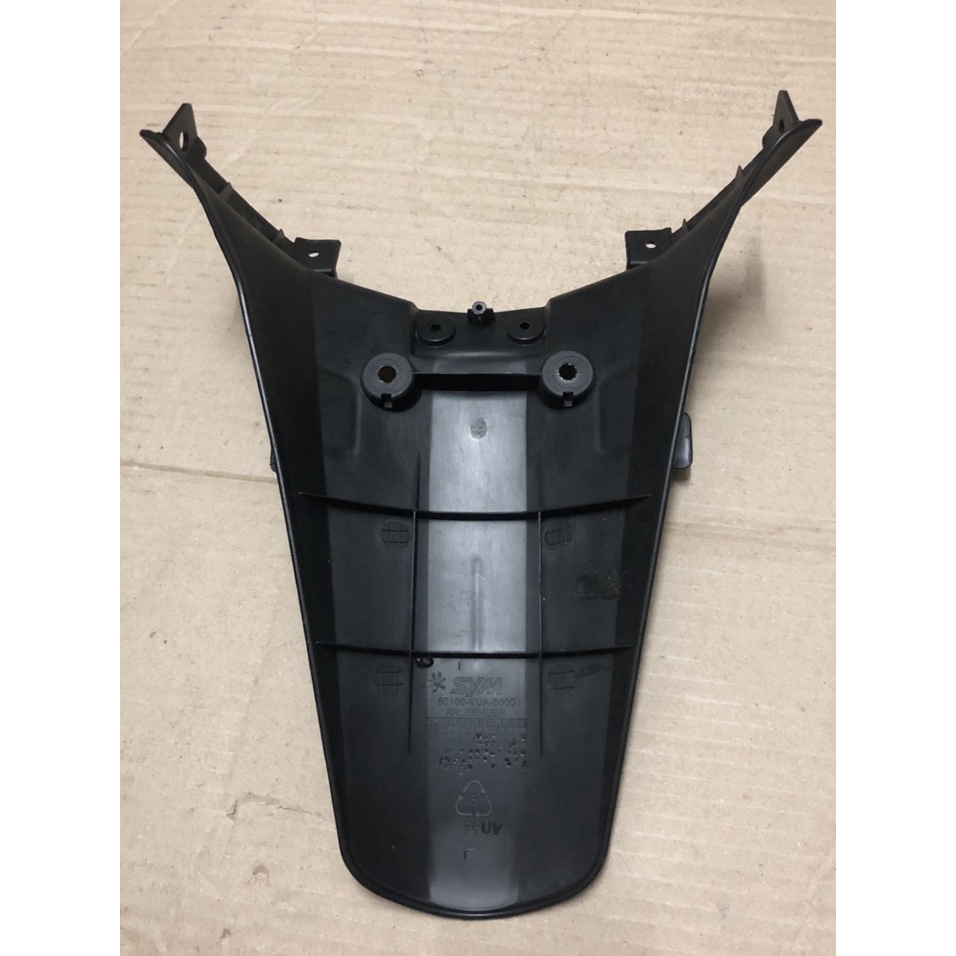 Đuôi vè sau xe Elizabeth FI mã VUA