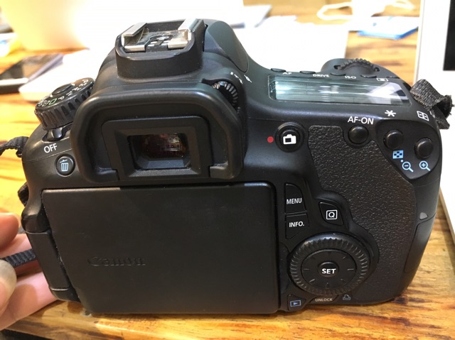 Máy ảnh canon 60D kèm kit 18-55mm STM