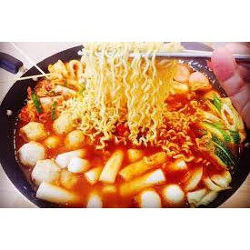 COMBO NẤU MÌ CAY CHINNOO VỊ PHÔ MAI KIM CHI (2 gói mì chinno, sốt, ớt, phô mai mozzarella, xxtt 100g, kim chi)