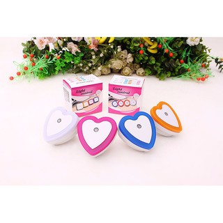 Đèn ngủ cảm ứng hình tim nhiều màu