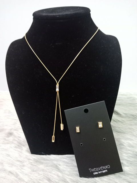 Cổ nhung đen trưng bày dây chuyền cao 20cm giá sỉ