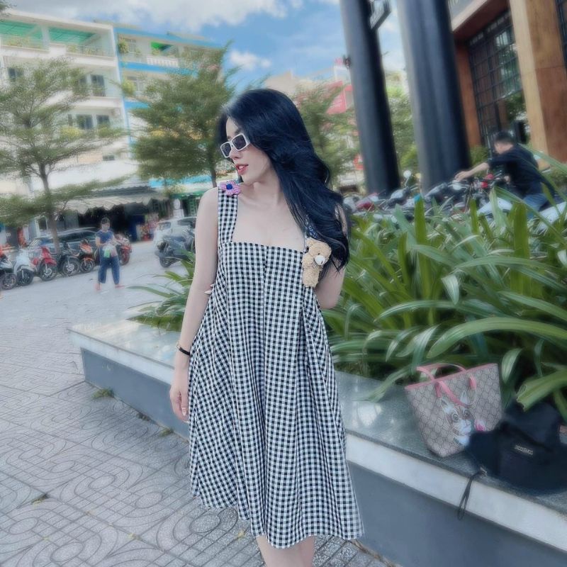 Đầm Babydoll Caro 2 Dây Đính Hoa Và Gấu Đáng Iu