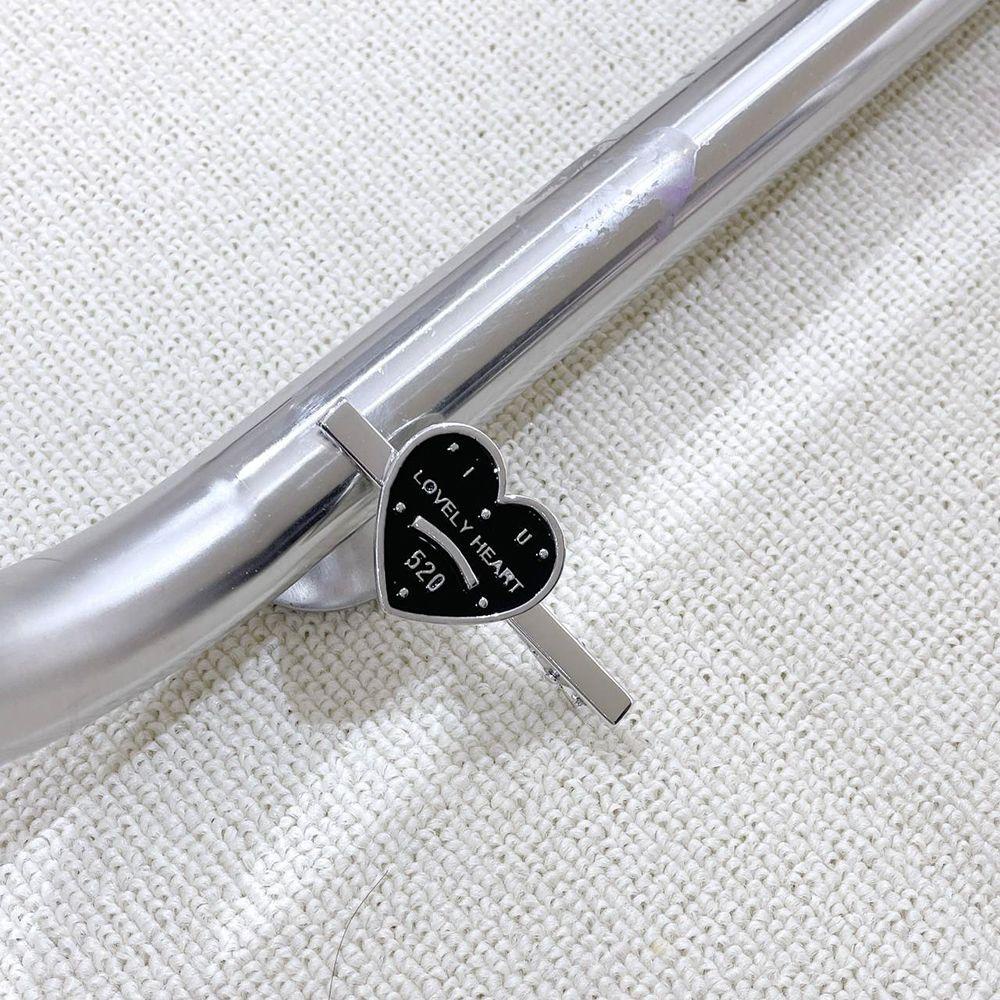 Kẹp Tóc Kim Loại Hình Hoa / Dâu Tây Dễ Thương Cho Nữ