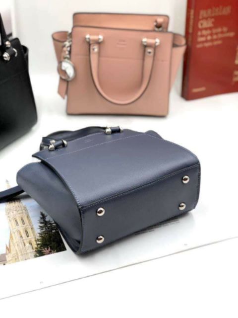 Túi LYN DÁNG CÔNG SỞ DƯ XỊN AUTHENTIC