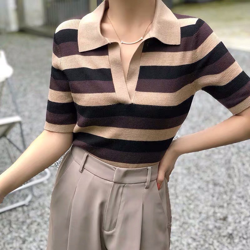 Áo len kẻ cổ bẻ V