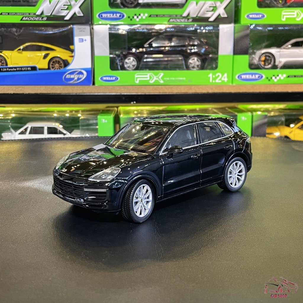 Mô hình xe ô tô Porsche Cayenne Turbo Hãng Welly FX tỉ lệ 1:24 màu đen