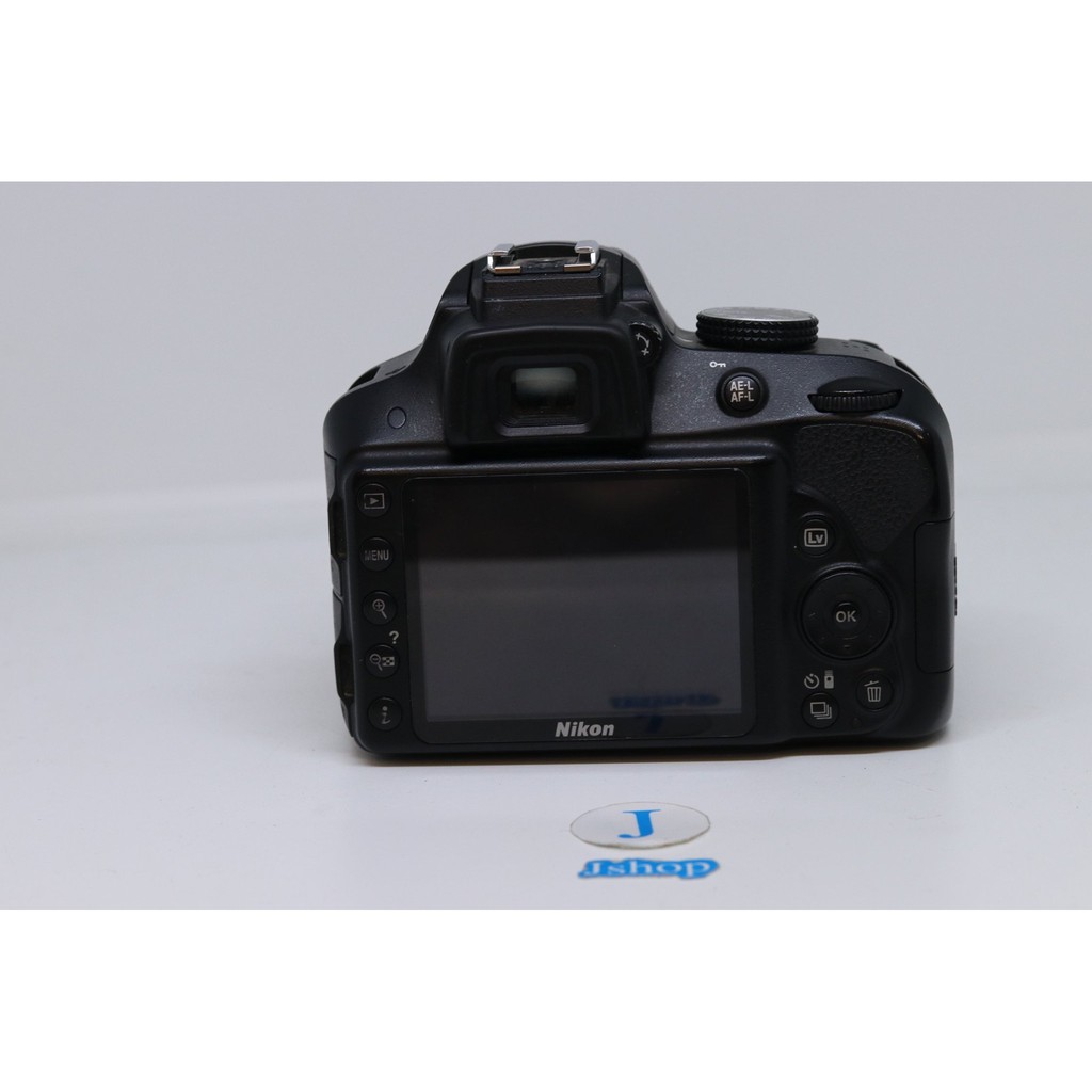Máy ảnh Nikon D3300 kèm ống kính 18-55 VR
