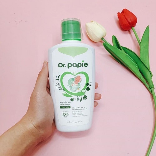 Nước tắm gội thảo dược Dr Papie cho bé từ 0 - 3 tuổi 230ml