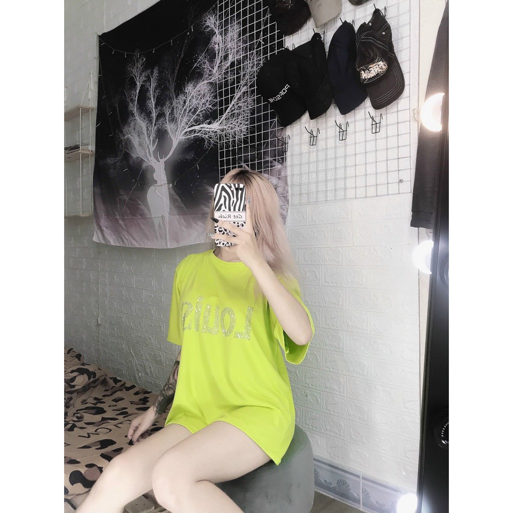 áo thun form rộng màu dạ quang xanh neon đính đá sang chảnh