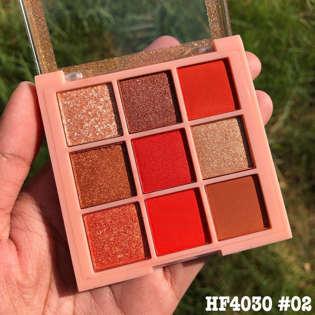 Phấn Mắt Có Nhũ Lì Tông Đỏ Cam San Hô Sivanna Velvet Touch Palette HF4030 No.02