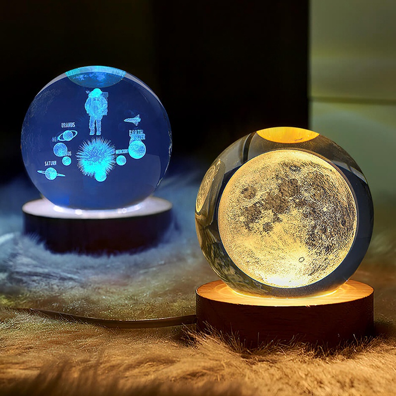 Đèn Led Để Bàn Hình Quả Cầu Pha Lê Họa Tiết Galaxy Sáng Tạo