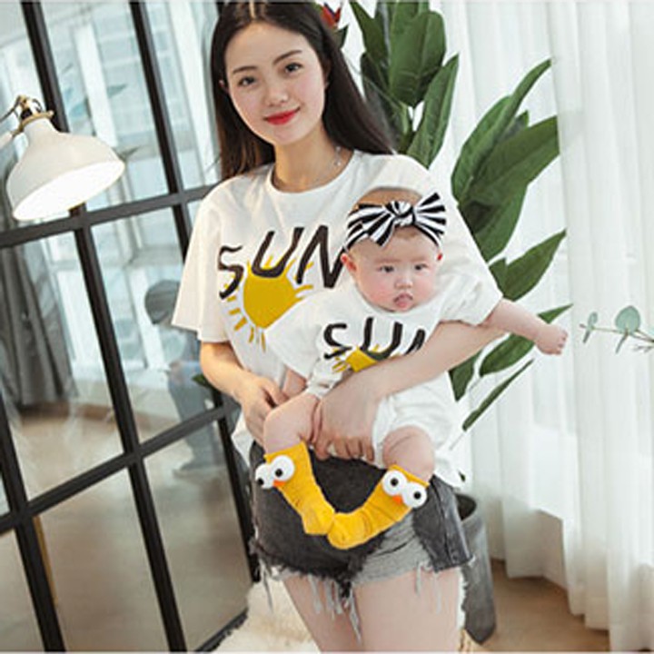 Áo Thun Gia Đình Mẹ Và Bé In Hình Mặt Trời Chữ SUN DLX
