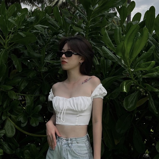 Áo croptop Bliss Top trắng nhún & nút bọc vintage, Áo croptop tay phồng