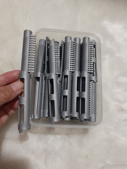 Com bo 25 trục uốn phồng chân tóc 
.Uốn phồng chân tóc độ phồng tự nhiên, không  gãy hay bị bông xù 
.