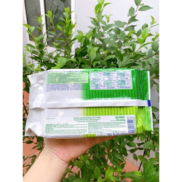 Khăn ướt DETTOL kháng khuẩn làm sạch da và kháng khuẩn 99,9% 50 miếng hàng cty DKSH