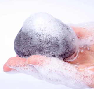 Bọt Biển Rửa Mặt Charcoal & Konjac Cleasing Puff