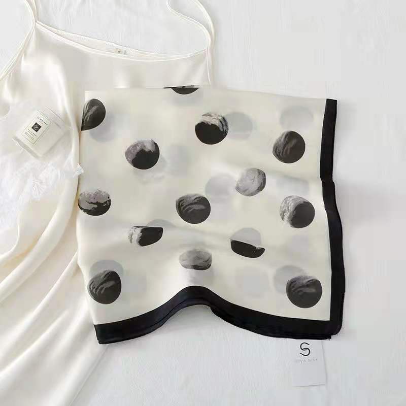 Khăn Choàng Lụa In Hình Vuông 70CM (27.5*27.5 Inches) WJ1026-44