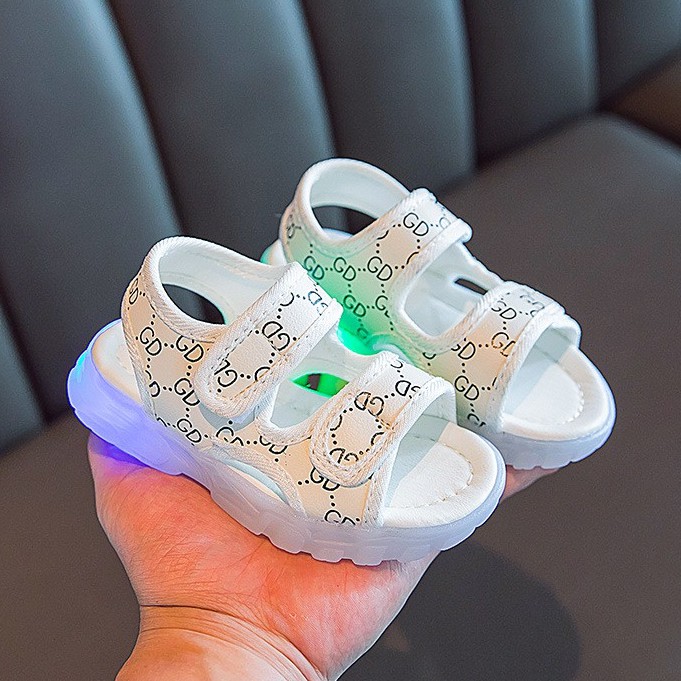 Giày sandal bé trai quai hậu đèn led phát sáng phong cách thời trang cho bé từ 1 đến 4 tuổi đế mềm chống trơn ( B22 )