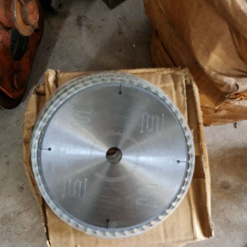 Lưỡi cưa  cắt gỗ hợp kim 190mm nhật bãi mới 100%