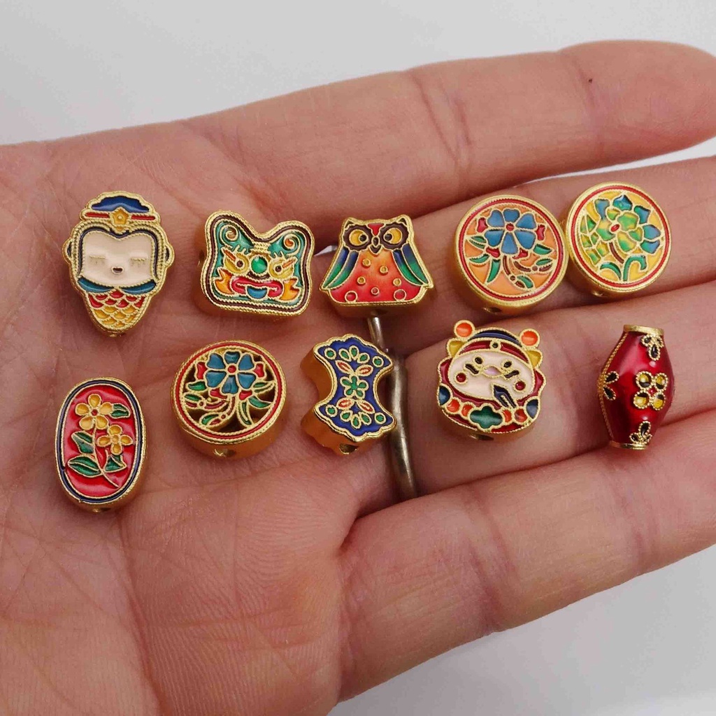 Vòng Đeo Tay Dây Đỏ Đính Hoa Thời Trang Nữ Tính