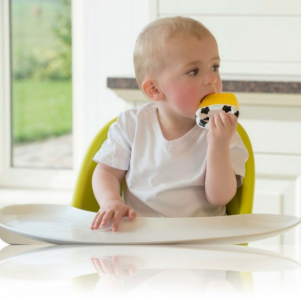 Cắn nướu mềm có nước hình con gà kidsme